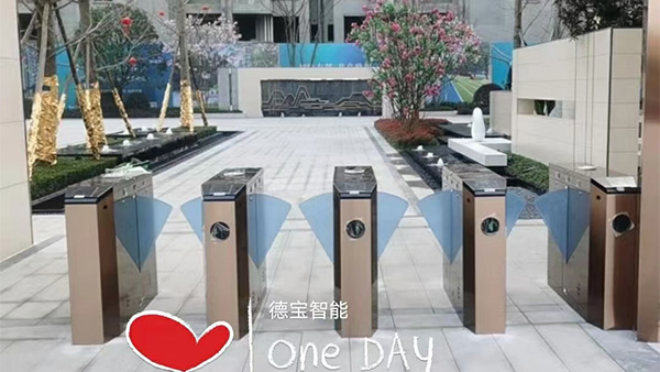 門禁閘機(jī)生產(chǎn)廠家誰(shuí)家的好？哪個(gè)廠家更專業(yè)？