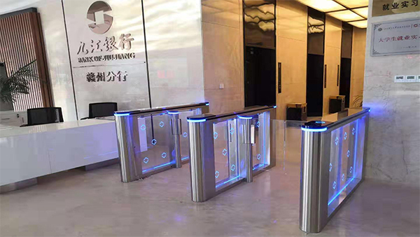 速通門和擺閘的區(qū)別是什么？