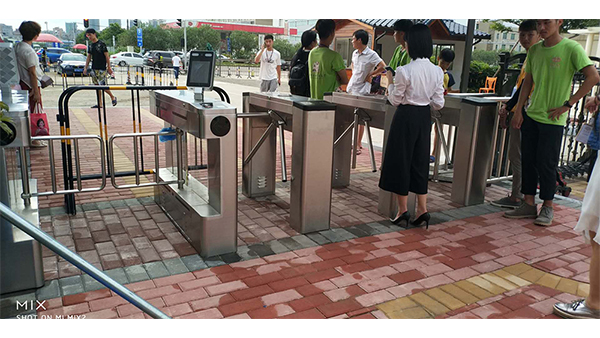 三桿閘機(jī)怎么調(diào)速度？