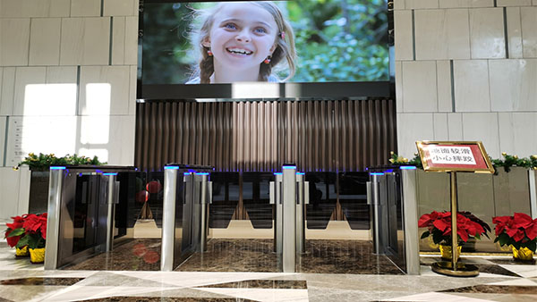 速通門閘機(jī)廠家該如何選擇？怎樣判定質(zhì)量？